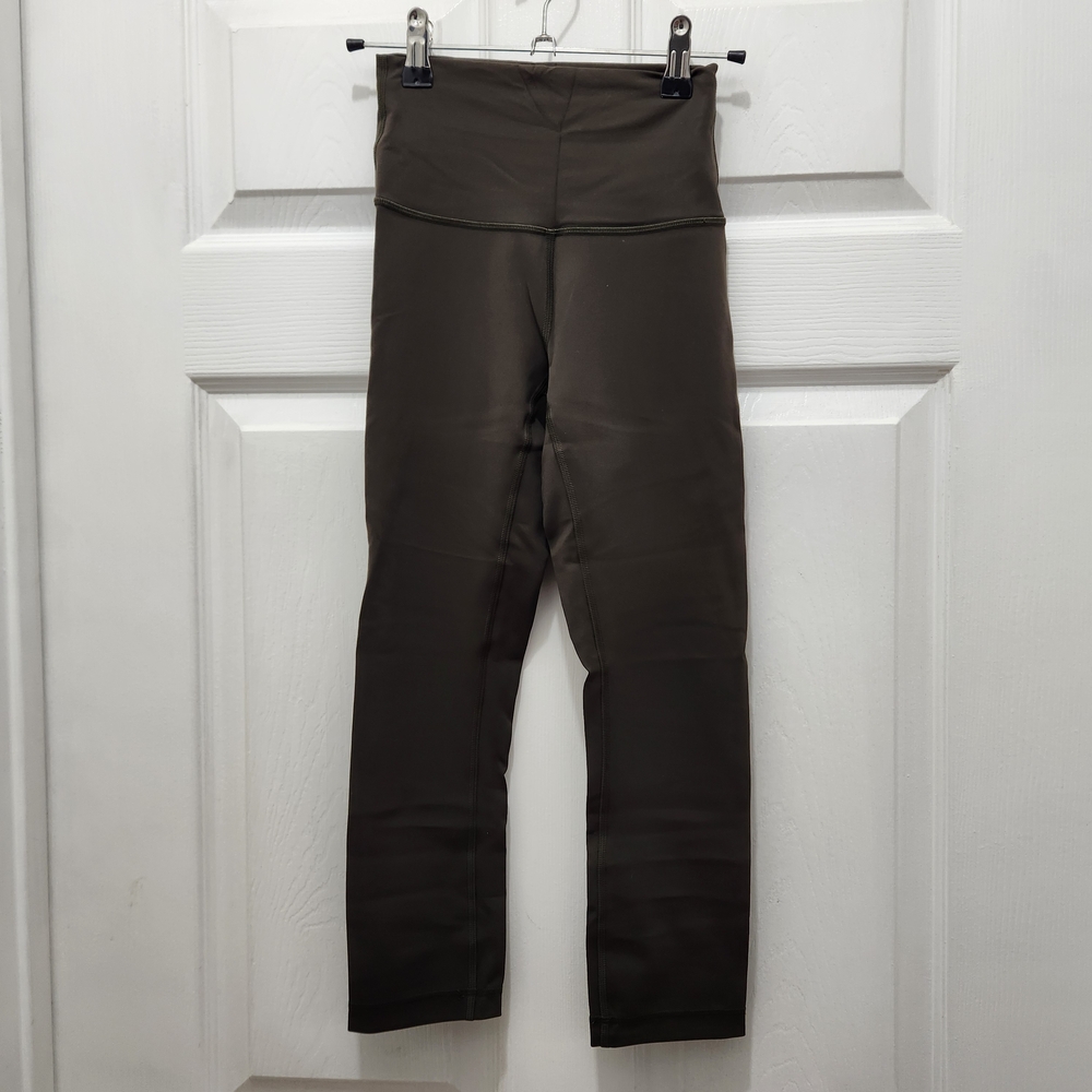 Lululemon High-Waisted Olive Green Cropped Leggings